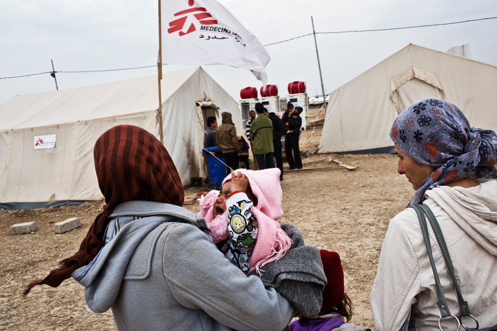 2012: una guerra en toda regla. En mayo, comenzamos a trabajar en el campo de refugiados de Domeez, en Irak, convirtiéndonos en el principal proveedor de atención médica para los refugiados sirios que se albergan allí.