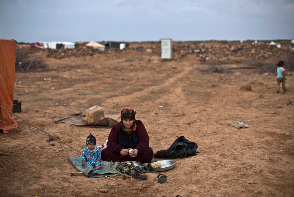 2016: Una población atrapada. En junio, unas 60.000 personas están atrapadas en condiciones extremadamente duras cerca de la frontera noreste de Jordania, que fue cerrada tras un ataque suicida que mató a siete soldados jordanos. 