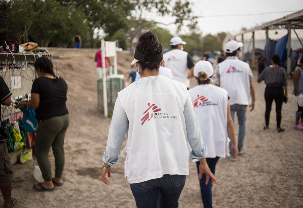 Con la pandemia de COVID-19, la situación de las personas migrantes y solicitantes de asilo se volvió aún más vulnerable, por lo que MSF reforzamos nuestras actividades de promoción de la salud en los campamentos.