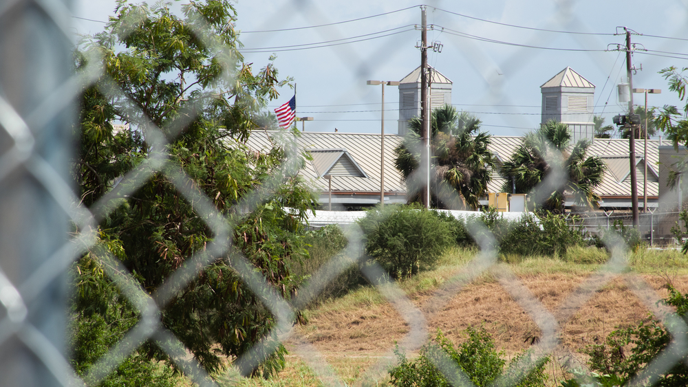 Vista desde el campamento que se ha asentado a la orilla del río Grande en la frontera entre Matamoros (México) y Brownsville (Texas, EE.UU.) donde habitan solicitantes de asilo mexicanos, sin ninguna respuesta o solución sobre su proceso. Debido a la pan