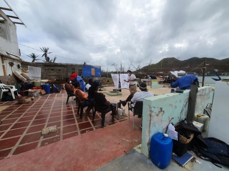 Actividad psicosocial junto a parte de la comunidad para identificar necesidades en Santa Catalina.