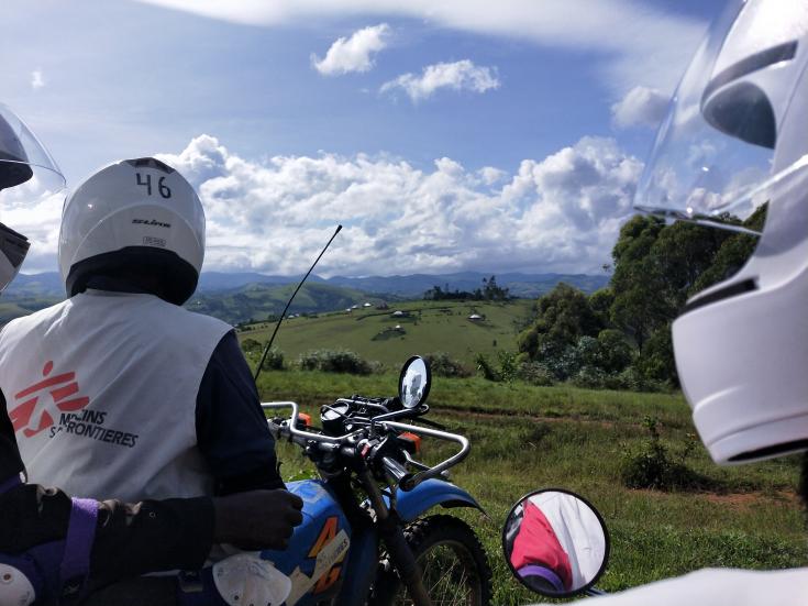 Viaje en moto por los cerros del Congo