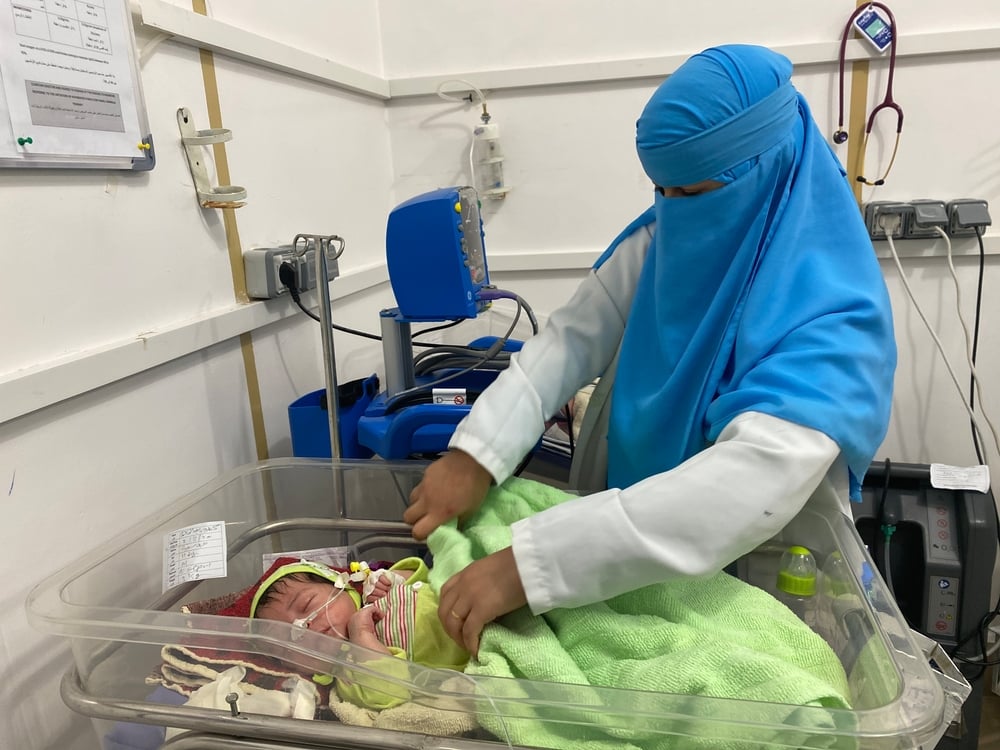 Najla’a Mujeeb es enfermera neonatal de un hospital que apoyamos en Khamer. 