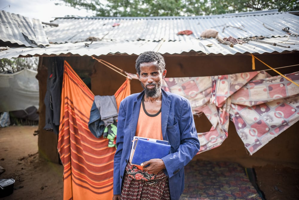 Mohamed fue secuestrado y torturado en muchas ocasiones en Somalia, dejándolo con un trastorno de estrés postraumático que le impide dormir bien. Actualmente, está siendo tratado en nuestra unidad de salud mental. ​Kenia, mayo de 2021