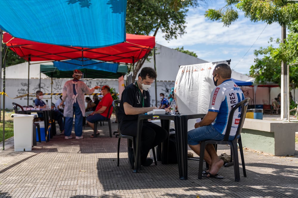 Testeamos pacientes por COVID-19 en una de nuestras clínicas móviles en la comunidad de José Walter, en Fortaleza. Brasil, junio de 2021