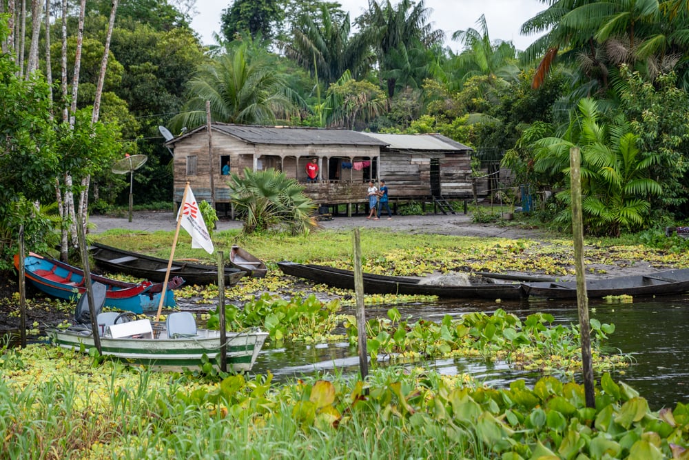 Comunidad Do Glória, una remota comunidad ribereña en el municipio de Portel. Brasil, julio de 2021