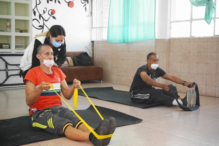 Pacientes haciendo ejercicio en el Centro de Atención Integral para Víctimas de Violencia Extrema y Tortura (CAI), situado en Ciudad de México 