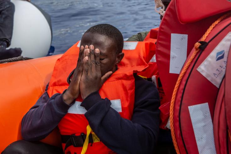 Sobreviviente rescatado por el Geo Barents el 9 de mayo de 2022.