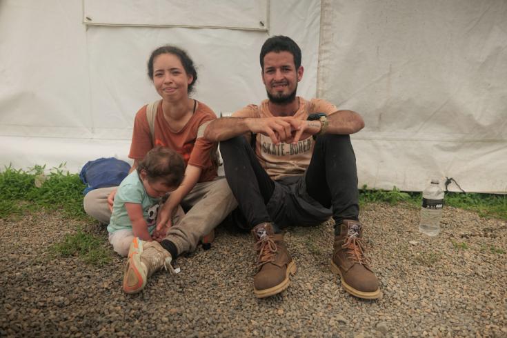 Familia venezolana que cruzó el Darién en la Estación de Recepción Migratoria de San Vicente, Panamá