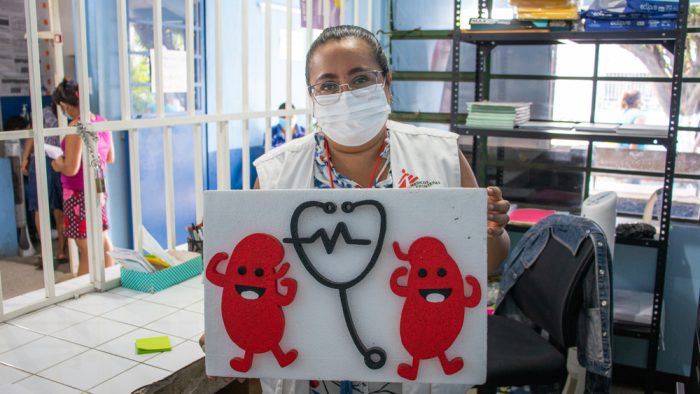 Ana Lourdes Tojín es una trabajadora social de nuestro proyecto en el sur de Guatemala. Junto a un equipo disciplinario, supervisa las visitas a personas con Enfermedad Renal Crónica no Tradicional (ERCnT) en estado avanzado.MSF/Arlette Blanco.