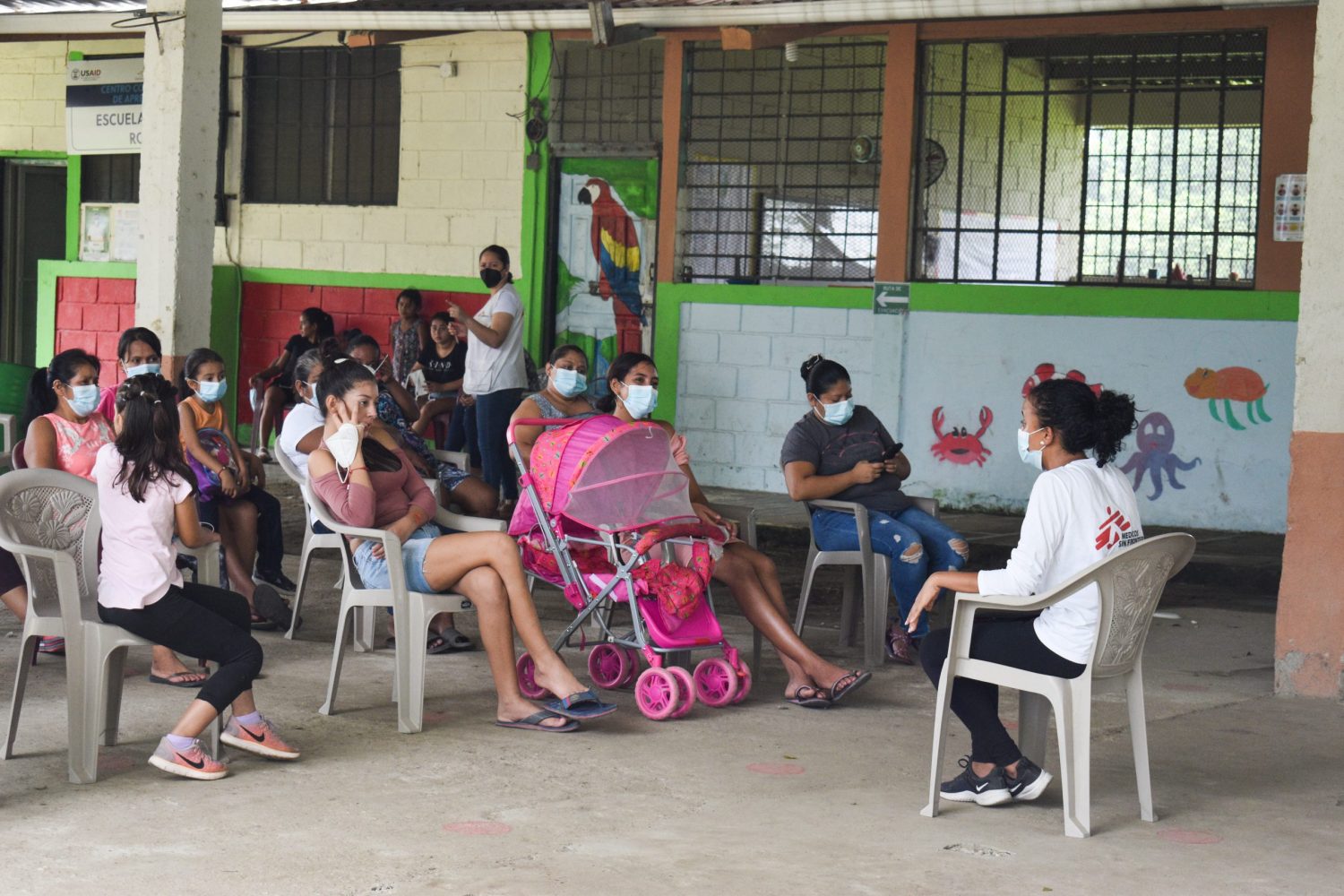 Nuestro equipo de promoción de la salud en el norte de Honduras ofrece charlas de salud sexual y reproductiva en diferentes comunidades empobrecidas con altos índices de violencia y de mujeres y adolescentes embarazadas.MSF/Laura Aceituno.