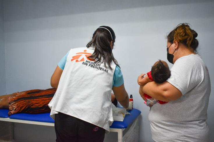 Doctora y enfermera de MSF en el centro de salud La Bueso, Honduras