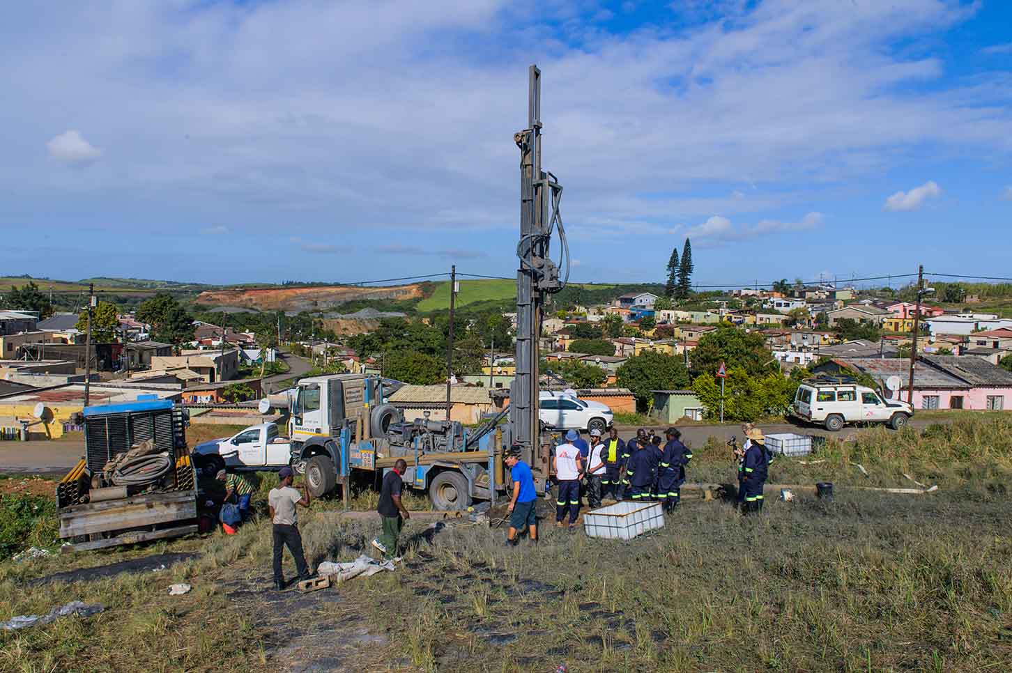 Imagen de archivo del 9 de agosto de 2022: después de las inundaciones repentinas del 11 de abril, comenzamos una gestión de la crisis del agua mediante el uso de pozos más eficaces en KwaZulu-Natal, Sudáfrica.MSF.