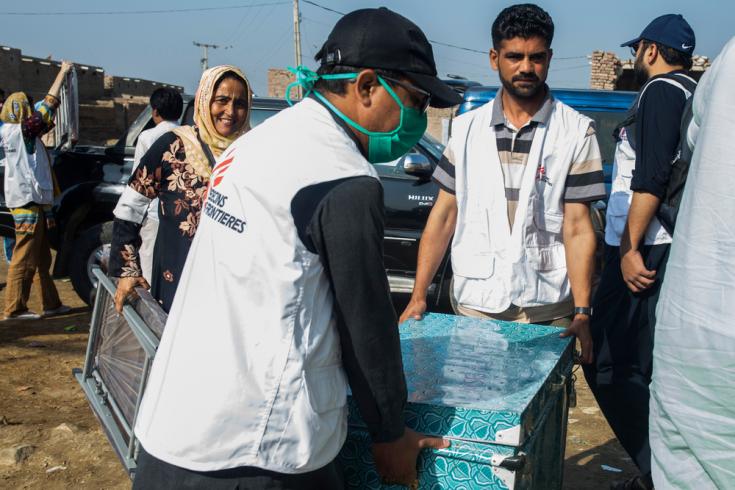 Clínica móvil de Médicos Sin Fronteras en Sindh, Pakistán.