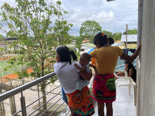 Mujeres indígenas Emberá afectadas por los confinamientos en Alto Baudó, Chocó.MSF/Santiago Valenzuela.