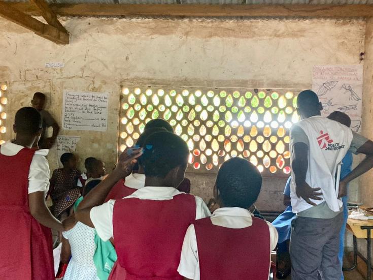Vacunación contra el virus del papiloma humano a niñas en Phalombe, Malaui