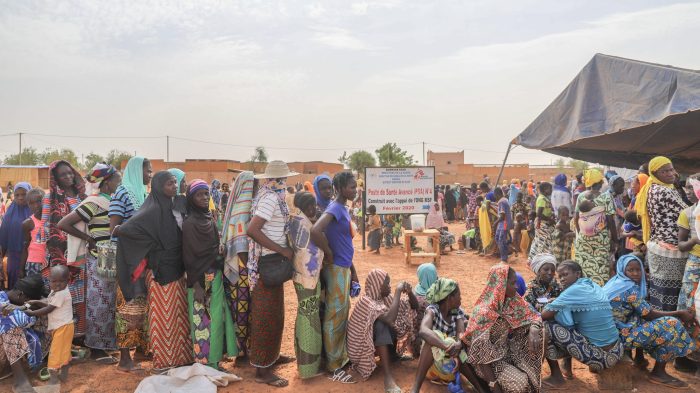 El impacto del conflicto en la población local de Djibo se ha pronunciado. Más allá de los efectos directos de la violencia física, muchos han perdido sus hogares y medios de subsistenciaMSF/Nisma Leboul.