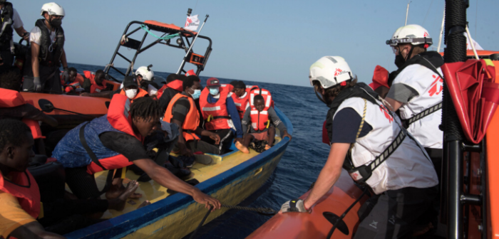 El 5 de agosto, nuestros equipos realizaron el primer rescate después de que nuestro barco, el Geo Barents, fuera detenido por las autoridades italianas durante 24 días. Rescatamos a 25 personas que intentaban cruzar el Mar Mediterráneo, entre ellas,12 niños y niñas no acompañados.Vincent Haiges/MSF