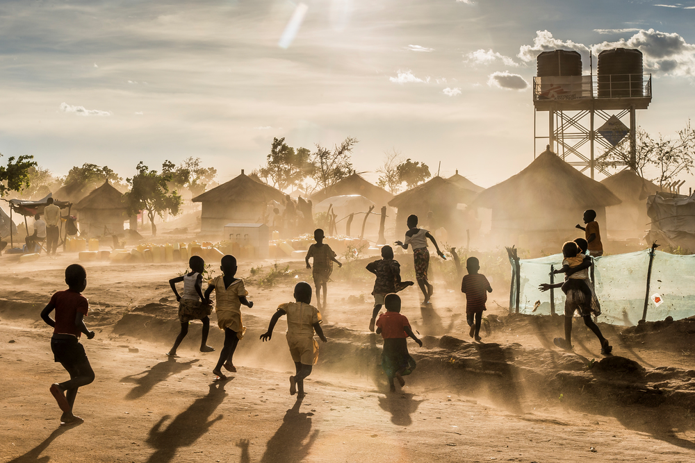 Foto de archivo del 3 de mayo de 2017: niños jugando en el campo para refugiados de Bidibidi, en Uganda.Frederic NOY/COSMOS.
