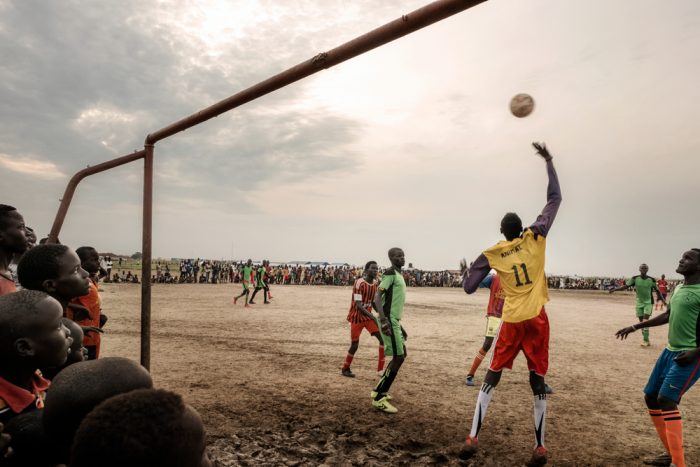 Imagen de archivo del 28 de septiembre de 2017: un partido de fútbol en el campo para personas desplazadas internamente de Bentiu, en Sudán del Sur.Peter Bauza.