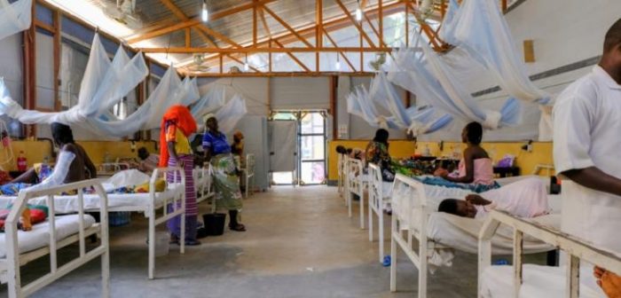 Pacientes en la sala de cuidados postoperatorios en el Hospital Regional de Maroua, en Camerún. (Agosto de 2019)MSF/Samuel Sieber