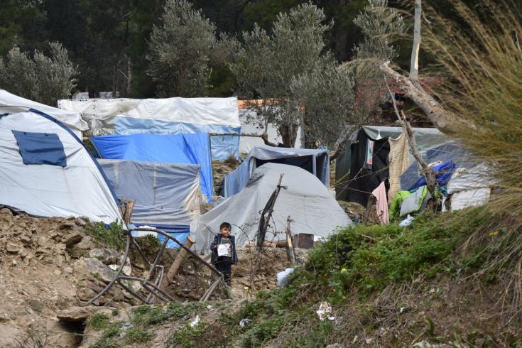 Alrededor de 8.000 personas viven en el hacinado campamento de refugiados de Vathy en la isla de Samos, Grecia, que está preparado sólo para 650 personas.