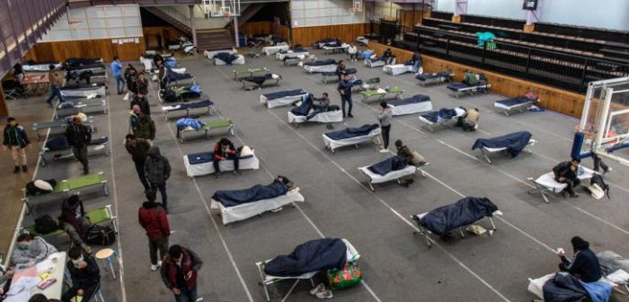 Médicos Sin Fronteras inició actividades relacionadas con el nuevo coronavirus COVID 19 en Francia, centrándose en personas vulnerables que viven en la calle, como los migrantes.Agnes Varraine-Leca/MSF