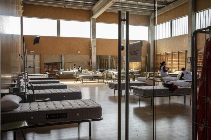 Son 82 las camas que posee el hospital instalado por Médicos Sin Fronteras para tratar enfermos de coronavirus en Alcalá de Henares, Madrid.