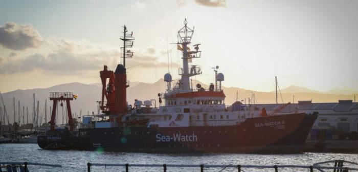 El nuevo barco de búsqueda y rescate de MSF y Sea-Watch, el Sea-Watch 4, se encuentra en el puerto de Burriana preparándose para su primera misión en el Mediterráneo central. Foto: España, agosto de 2020.Hannah Wallace Bowman/MSF