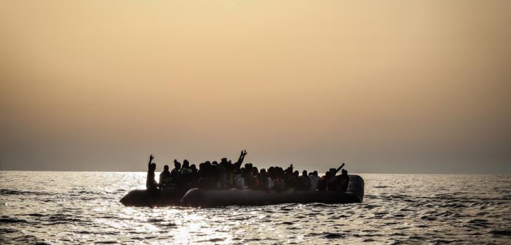 Al amanecer del 23 de agosto de 2020, los equipos de MSF a bordo del Seawatch rescataron a 97 personas de un bote de goma en peligro. Los hombres, mujeres y niños fueron vistos en aguas internacionales, a unas 30 millas náuticas de Libia.MSF/Hannah Wallace Bowman