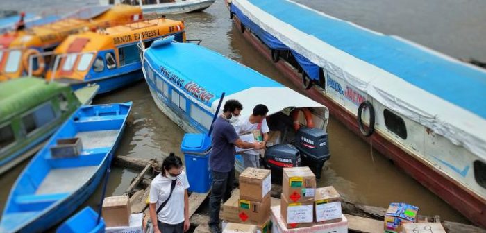 El equipo de Médicos Sin Fronteras listo para dirigirse a Caballito por el río, en la región amazónica de Perú.MSF/Kuki Mendonça