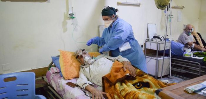 El hospital Al-Kindy, en Bagdad, Irak, está recibiendo un gran número de pacientes graves y críticos con COVID-19.MSF