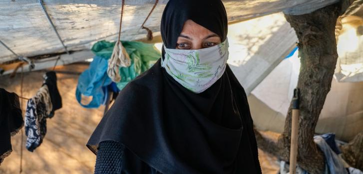 Omaima tiene 52 años y padece problemas neurológicos, asma, hipertensión y problemas de salud mental. Campo de Vathy, Samos, Grecia.MSF/Faris Al-Jawad