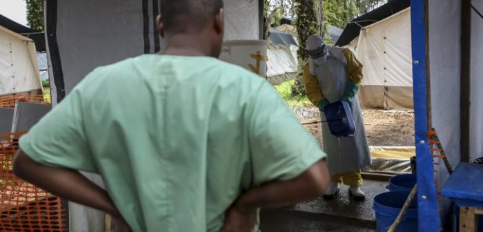 Trabajadores de Médicos Sin Fronteras en el centro de tránsito en Beni, República Democrática del Congo.MSF