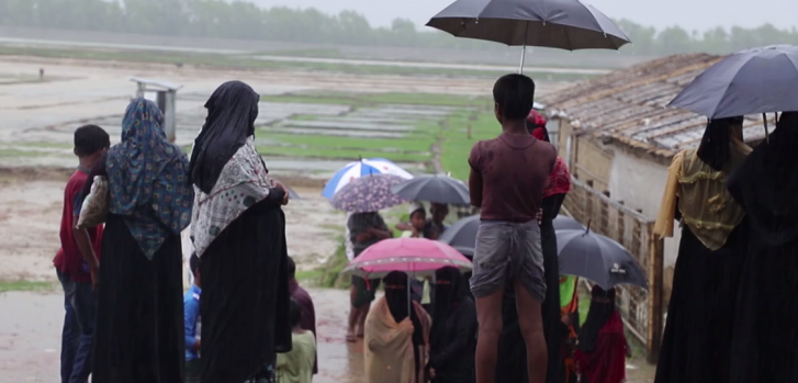 Las inundaciones y los deslizamientos de tierra causaron daños considerables en las infraestructuras y caminos, que ya estaban en pésimas condiciones.