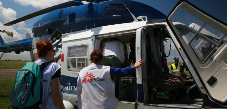 Un equipo de MSF parte de Chimoio para volar sobre Tica y otras regiones en el distrito Nhamatanda, en Mozambique.Mohammad Ghannam/MSF