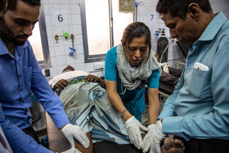 Tratando heridas en Yemen