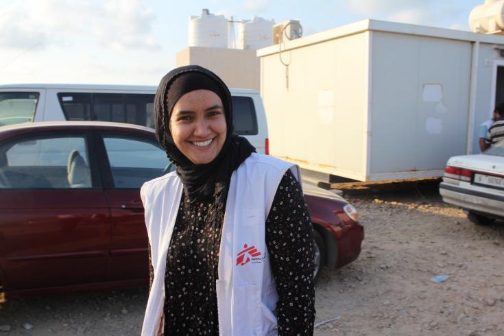 Enfermera atiende a refugiados y migrantes en Libia