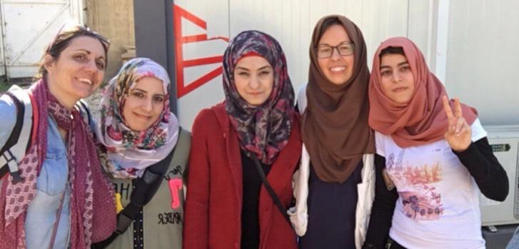 Maren Heldberg, la segunda a la derecha, con sus colegas en Mosul, Irak.MSF