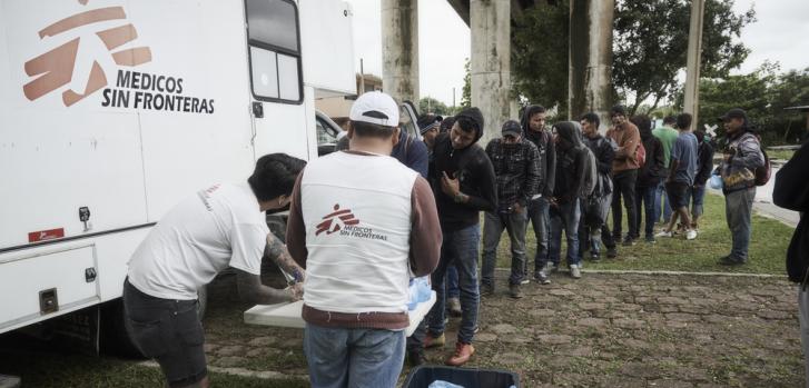 En la Casa del Migrante en Coatzacoalcos, Veracruz, un equipo de MSF provee asistencia médica y salud mental a cientos de migrantes y refugiados que llegan diariamente a esta ciudad al sur de México, conocida por ser un lugar de paso.Christina Simons