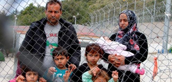 Foto de archivo: una familia siria llega a Grecia tras la destrucción de su casa en Alepo.Mohammad Ghannam/MSF