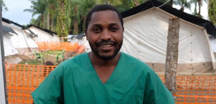 Patient Muhindo Kamavu, enfermero experto en ébola en el Centro de Tratamiento en Mangina.Caitlin Ryan/MSF