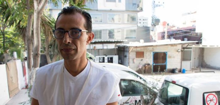 “Los últimos seis meses han sido los más difíciles que he experimentado en mis 15 años junto a MSF en Franja de Gaza. Y lo estoy comparando con las guerras de 2008, 2012 y 2014”, dice el doctor Mohammed Abu Mughaiseeb.Alva Simpson White/MSF