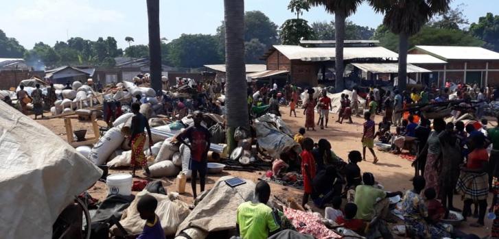 El miércoles 31 de octubre de 2018, una serie de enfrentamientos violentos en Batangafo, en el norte de la República Centroafricana, hizo que 10.000 personas huyeran para buscar refugio en un hospital apoyado por Médicos Sin Fronteras (MSF).MSF/Helena Cardellach