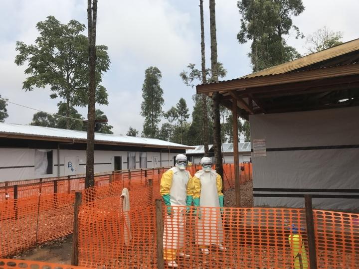 Este centro de tratamiento responde al brote de nuevos casos de Ébola en la región de Katwa, República Democrática del Congo. Ubicado en la ciudad de Butembo, cubre la parte occidental de esta área urbana que tiene aproximadamente 1 millón de habitantes.