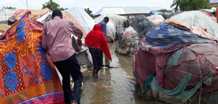 Un asentamiento para desplazados internos, completamente inundado debido a las fuertes lluvias en el distrito de Beledweyne, en el centro de Somalia.MSF