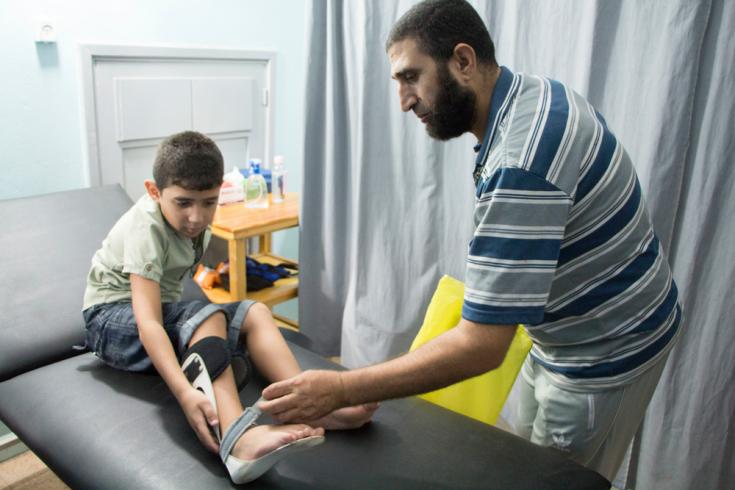 Niño herido por una bala en la franja de Gaza