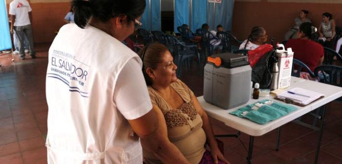 Personal del Ministerio de Salud pudo, gracia a la presencia de Médicos Sin Fronteras (MSF), cruzar las fronteras invisibles impuestas por la situación de violencia que dificulta el acceso a la salud.ALEX PENA/MSF