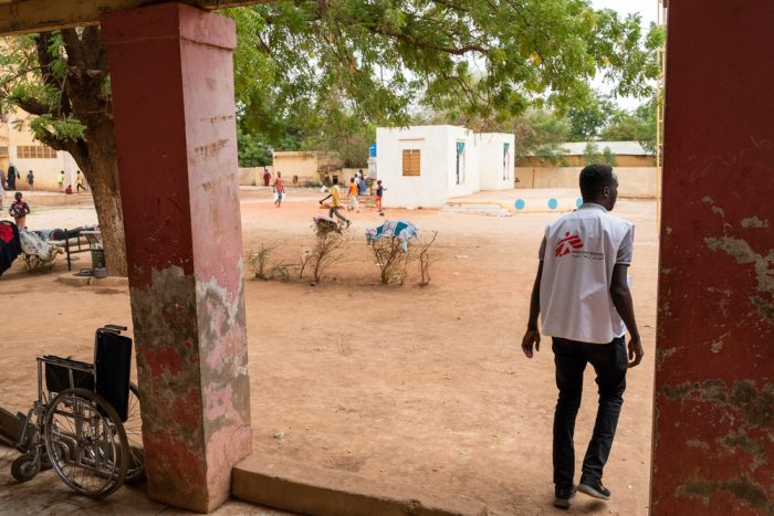 Clínica móvil de Médicos Sin Fronteras en Sudán