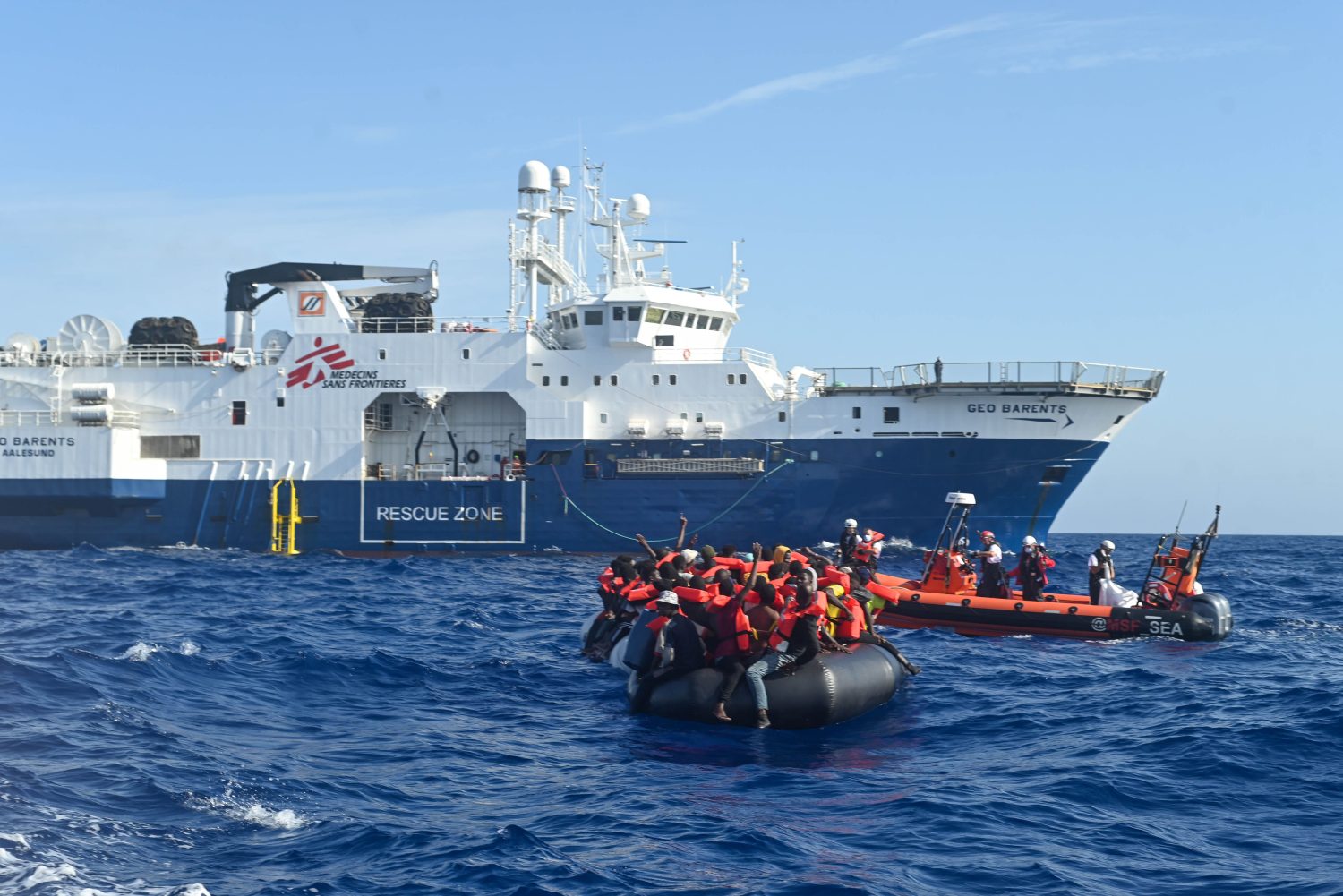 Operación de rescate de Médicos Sin Fronteras en el mar Mediterráneo.